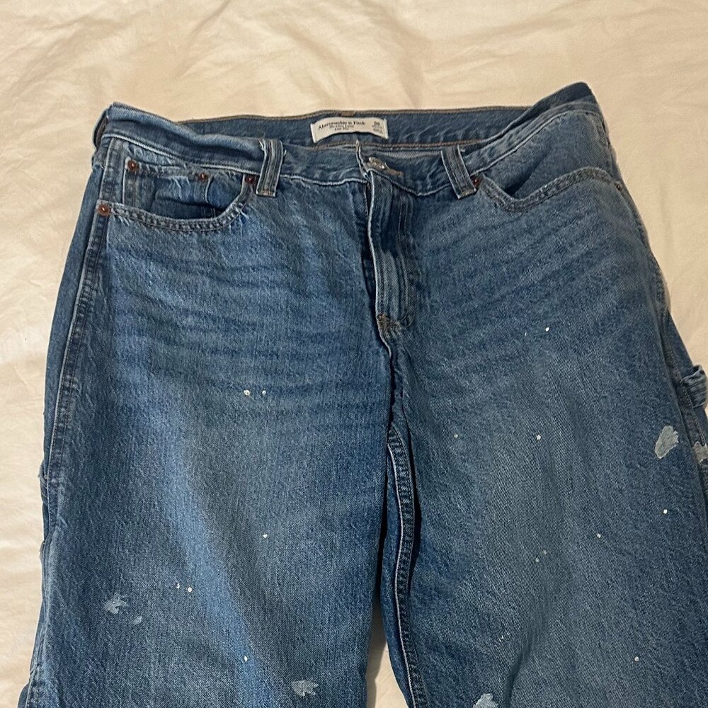 Abercrombie Ultra Loose Low Rise paint‑splatter jeans, size 28